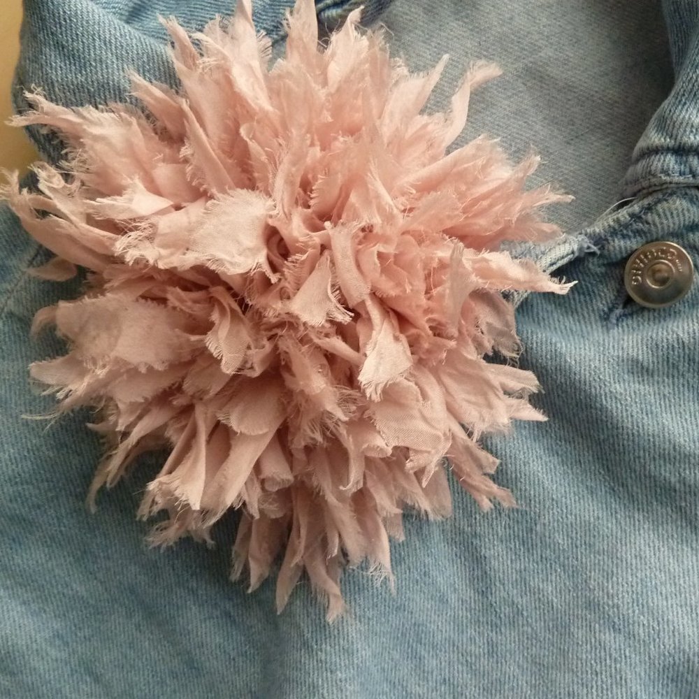 Luxury 100% Italian Silk Chrizantema Flower Brooch